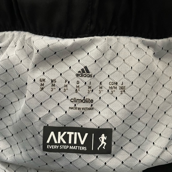 Adidas Active 3” Running Shorts - Size Medium - Picture 2 of 5
